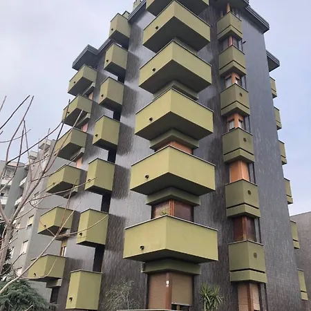 Milanbed Lägenhet